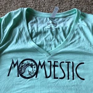 Mom graphic tee. NEVER WORN